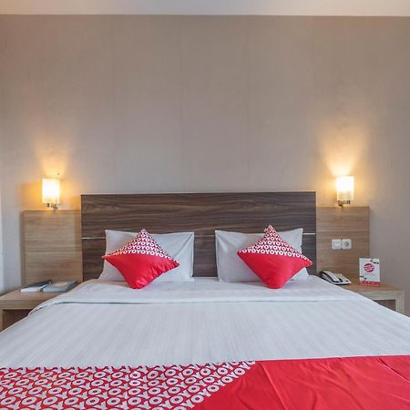 Oyo 1081 Allson City Hotel Makassar Eksteriør billede