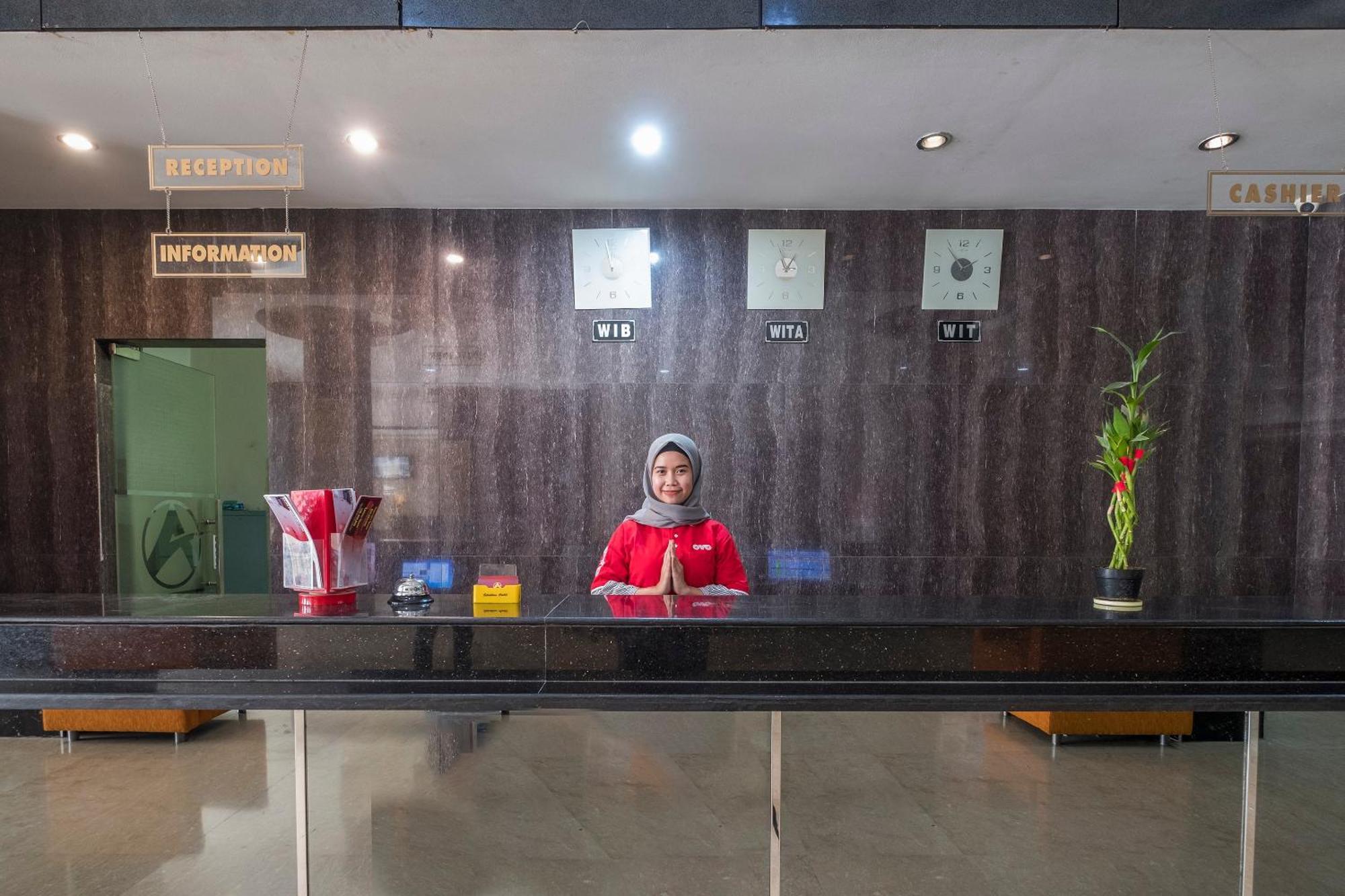 Oyo 1081 Allson City Hotel Makassar Eksteriør billede