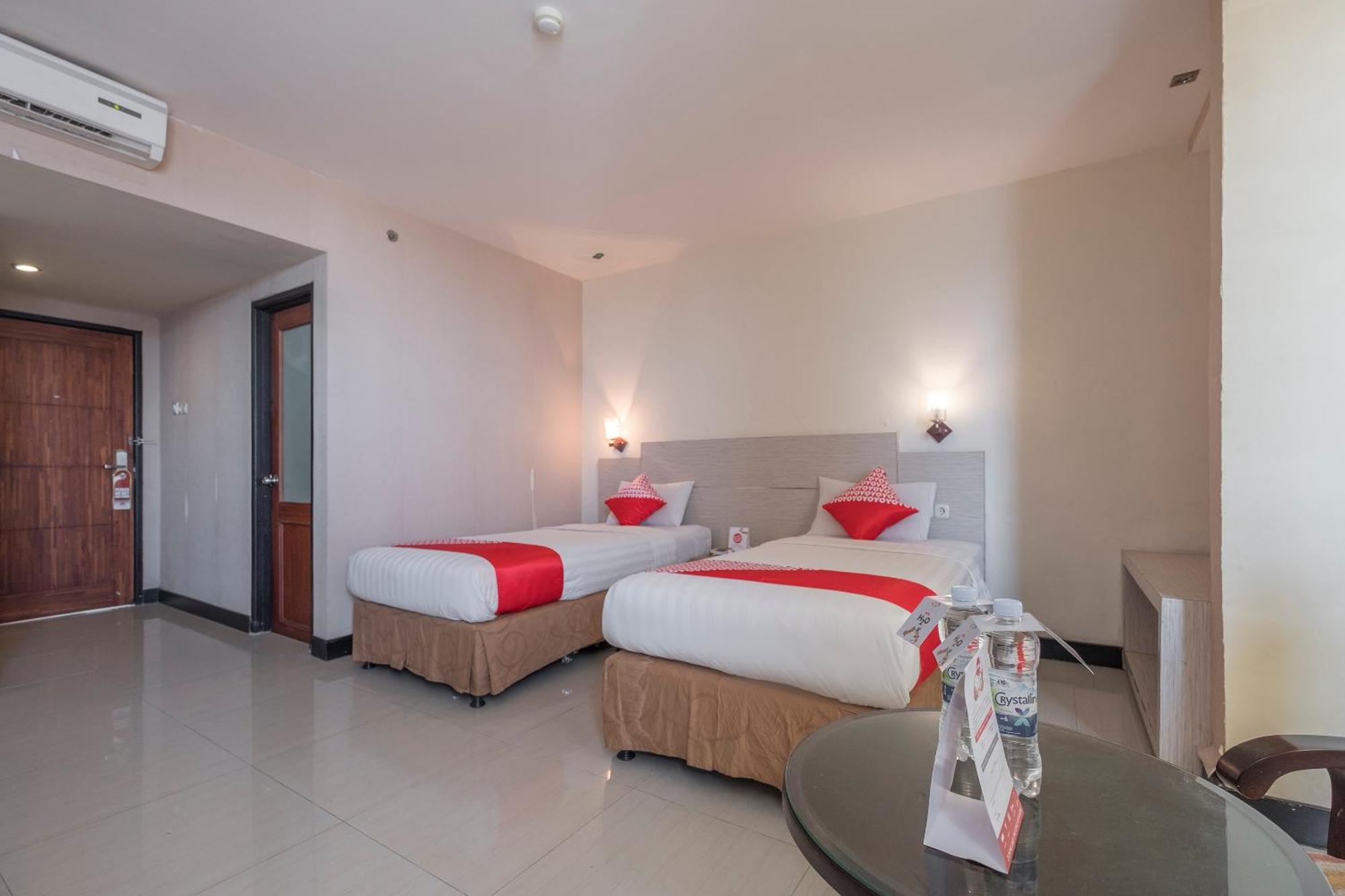 Oyo 1081 Allson City Hotel Makassar Eksteriør billede